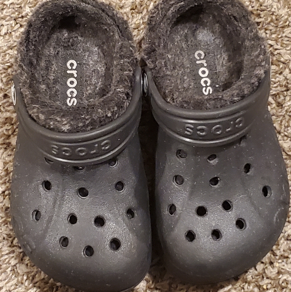 Kids Winter Lined Crocs Size 8/9